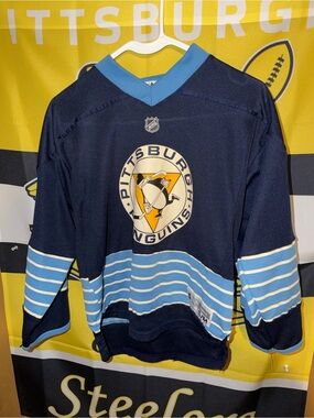 Reebok NHL Hockey Pittsburgh Penguins Jersey Youth Boys Size S/M Used Pre Owned.